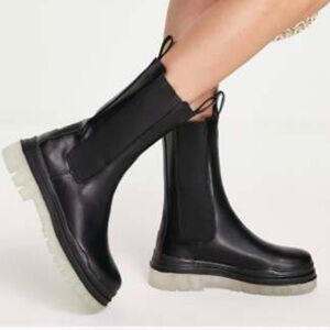 SOLD!! Black Chelsea Boots